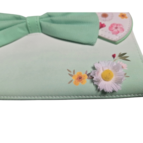 Loungefly Minnie Mouse Pressed Flower Wallet - Picture 2 of 10